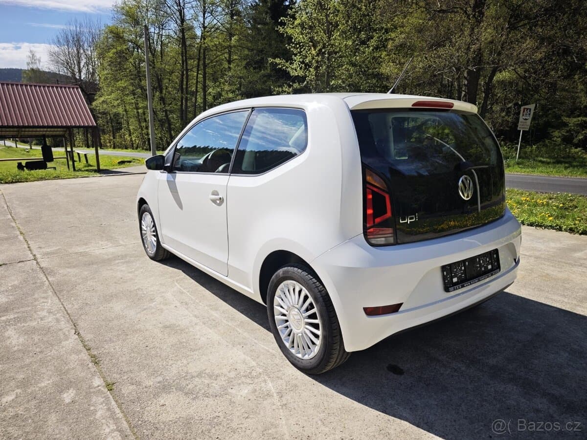 2017 Volkswagen UP! - 9