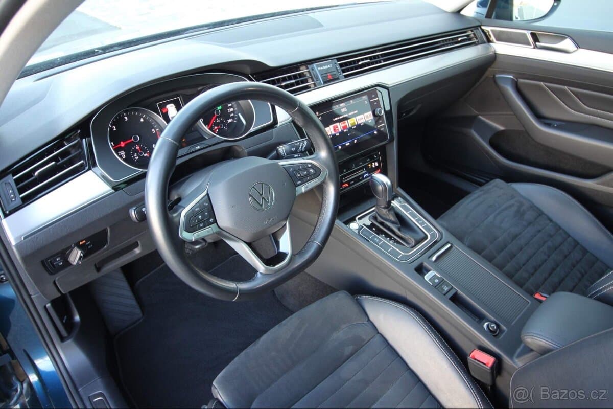 2021 Volkswagen PASSAT - 9