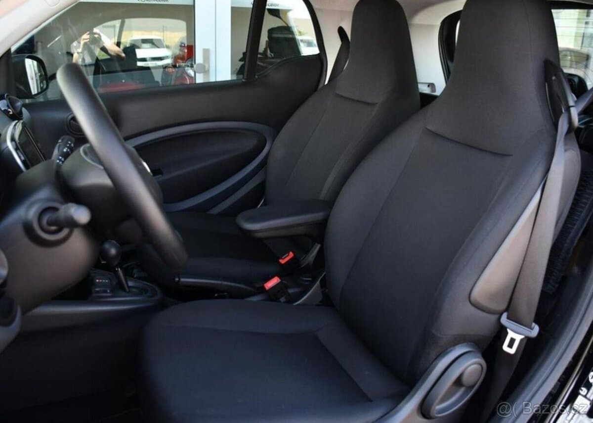 2022 Smart FORTWO - 9