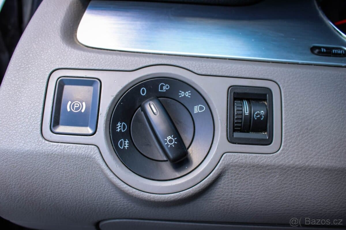 2007 Volkswagen PASSAT - 9