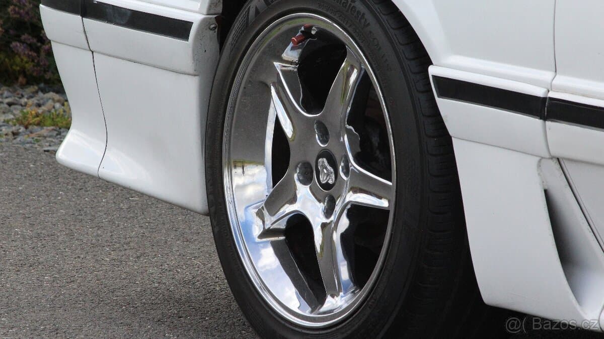 1989 Ford GT - 9