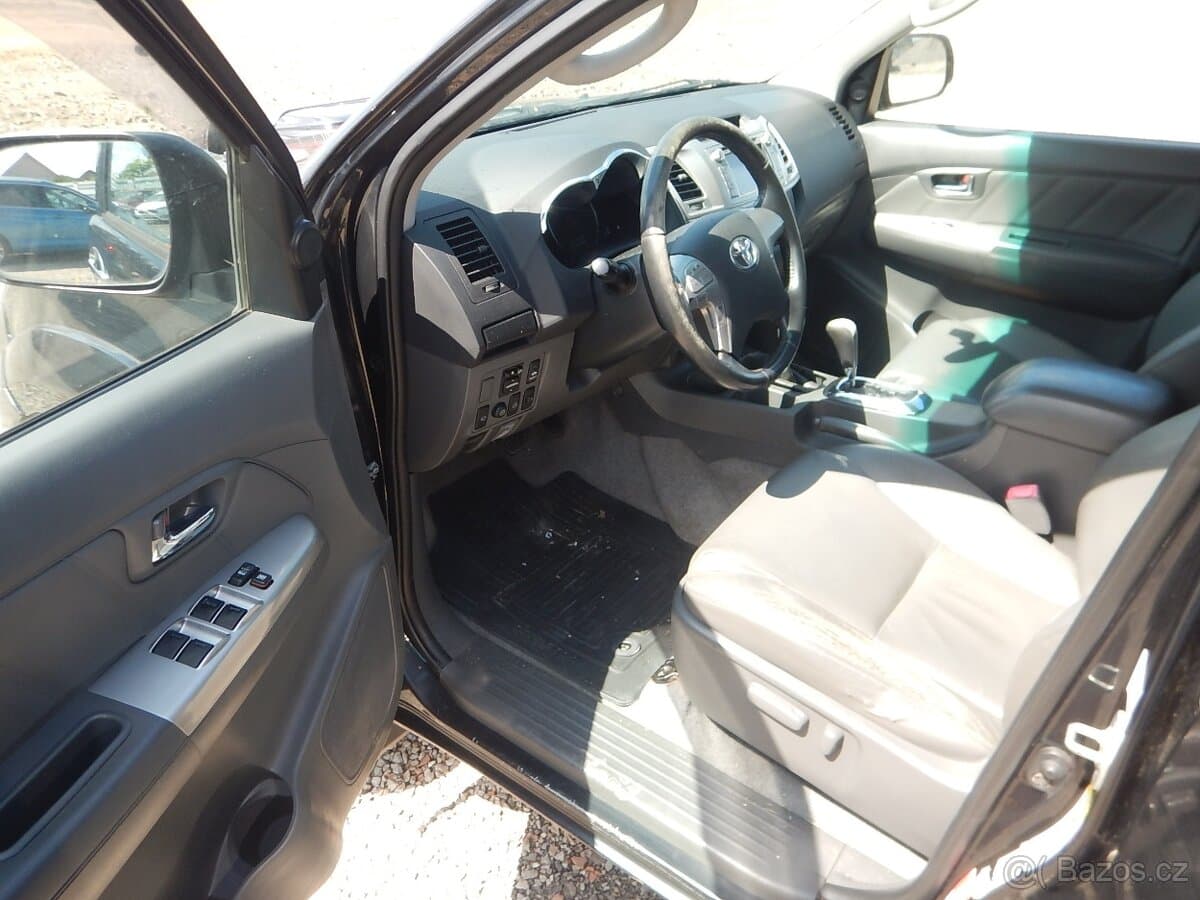 2012 Toyota HILUX - 9
