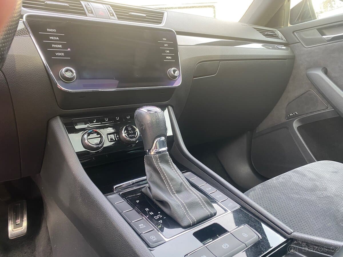 2019 Škoda SUPERB - 9