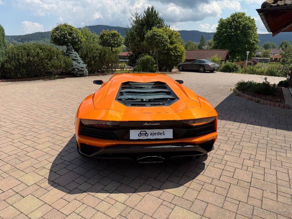 2018 Lamborghini AVENTADOR - 9