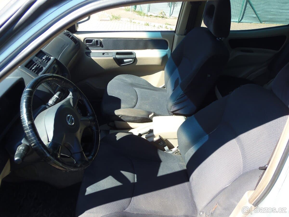 2004 Nissan OSTATNÍ - 9