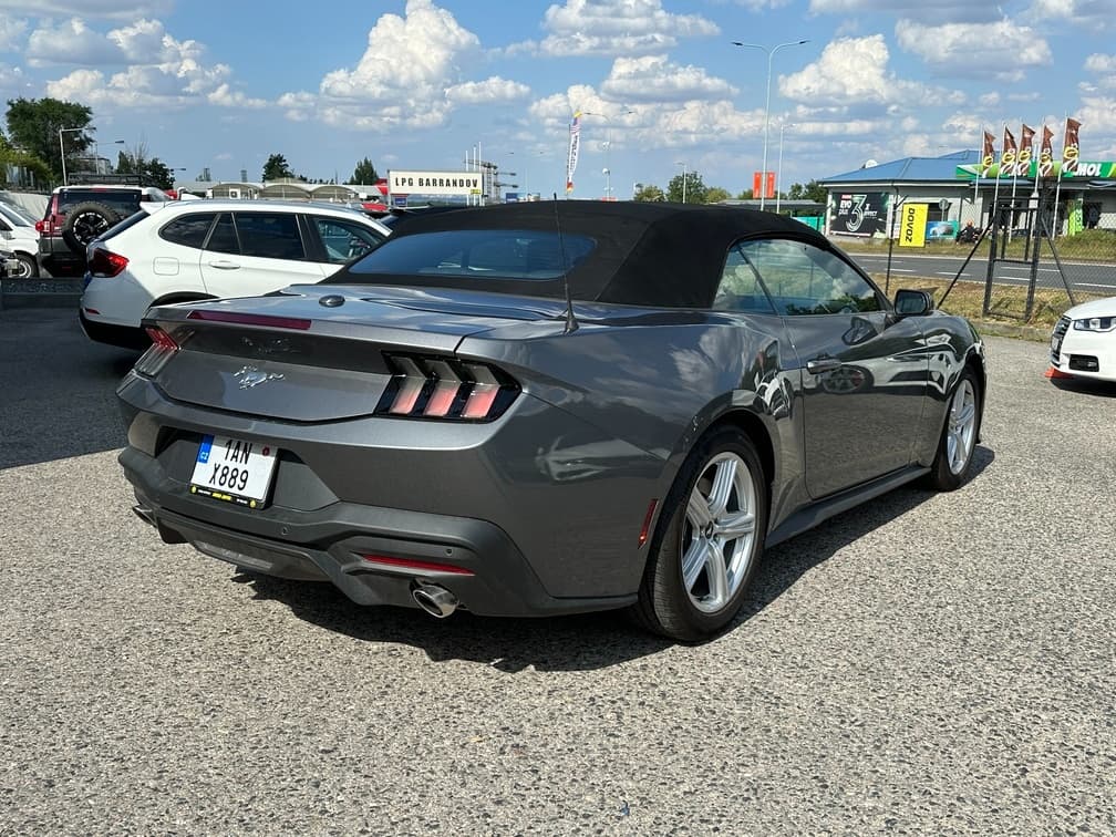 2026 Ford MUSTANG - 9