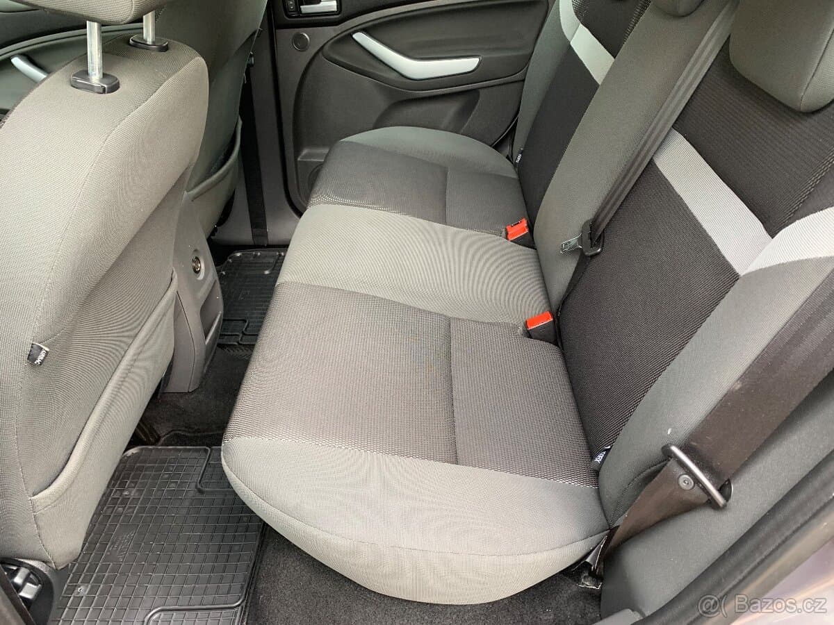 2011 Ford KUGA - 9