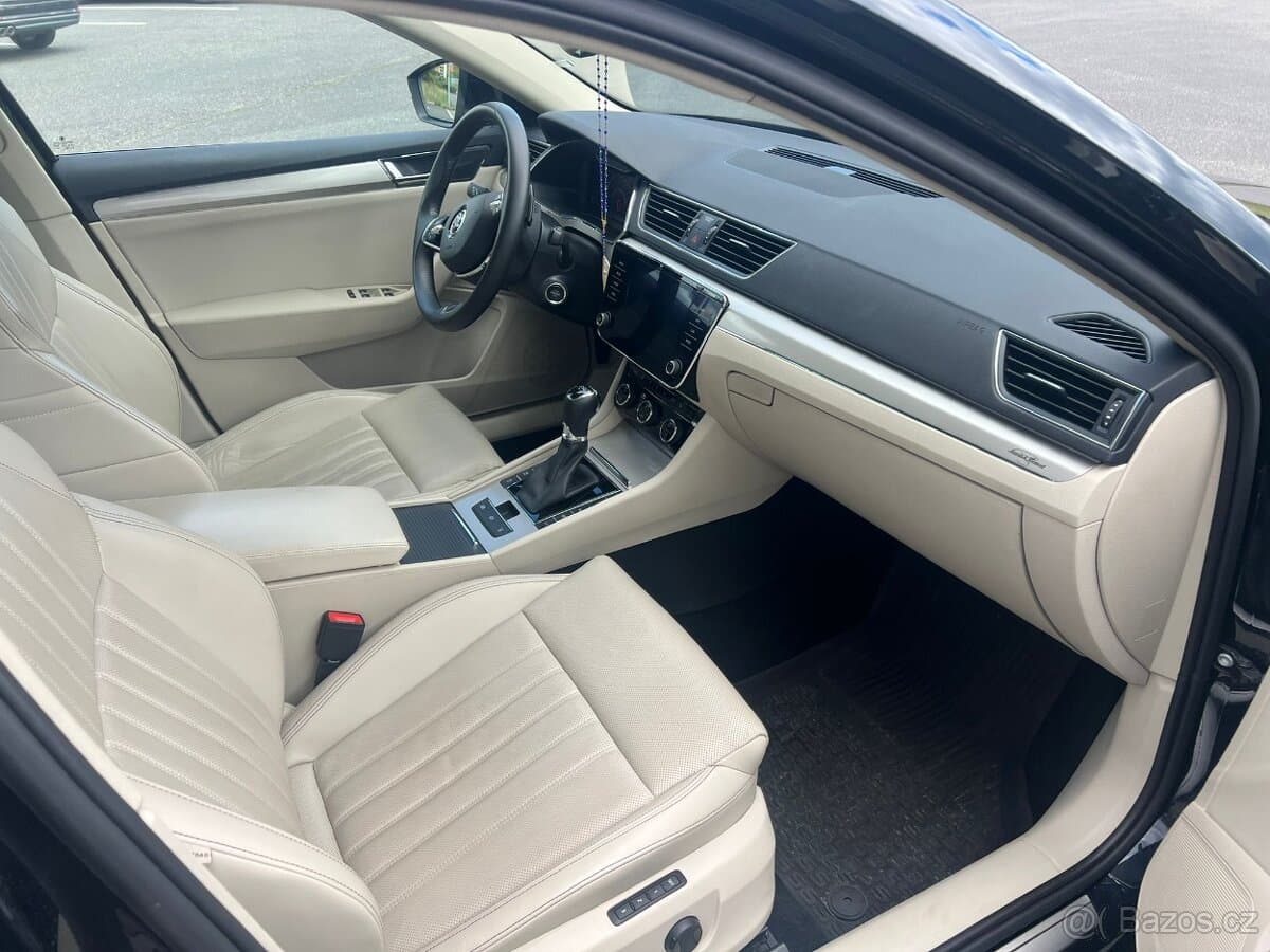 2020 Škoda SUPERB - 9