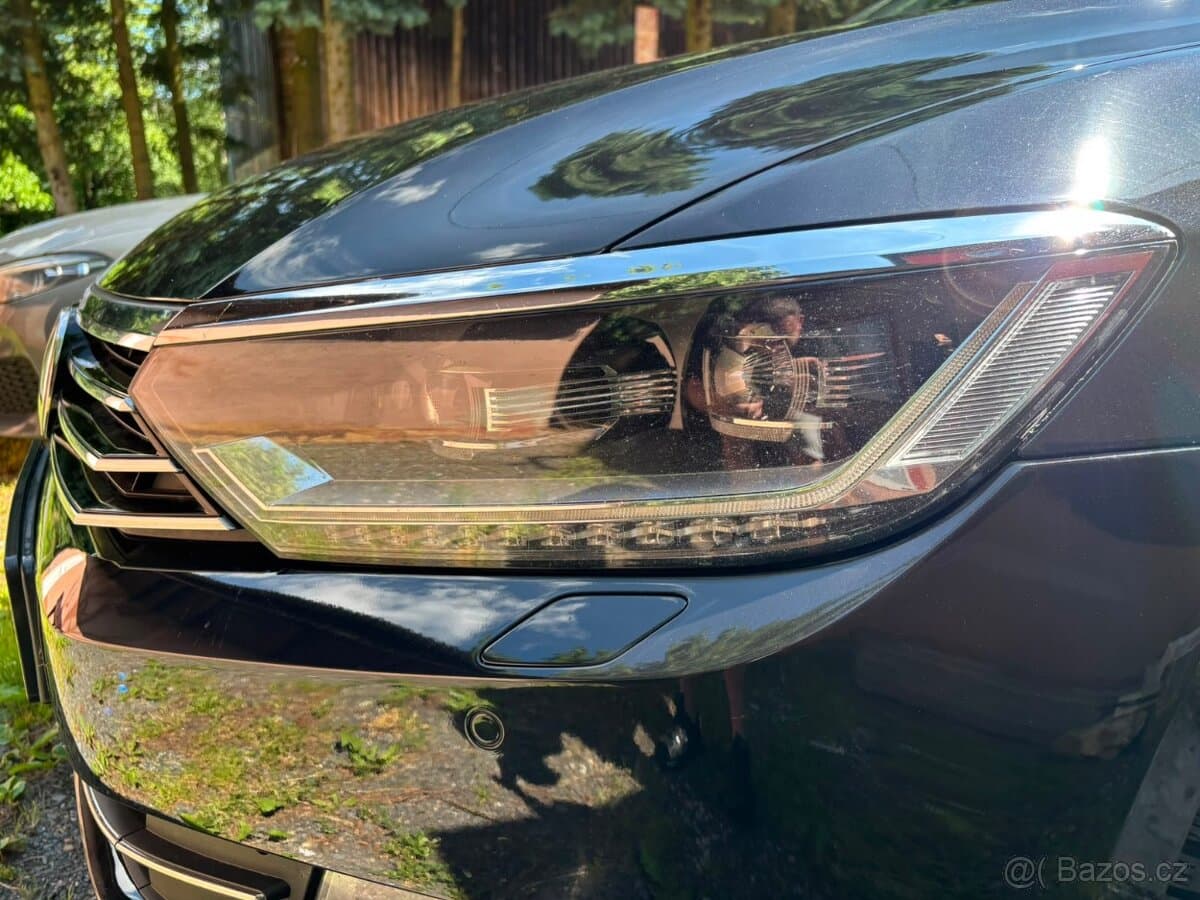 2019 Volkswagen PASSAT - 9