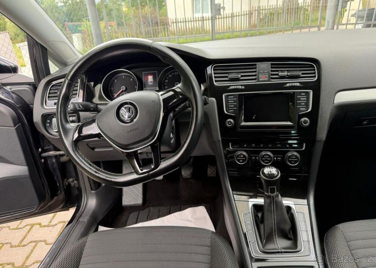 2015 Volkswagen GOLF - 9