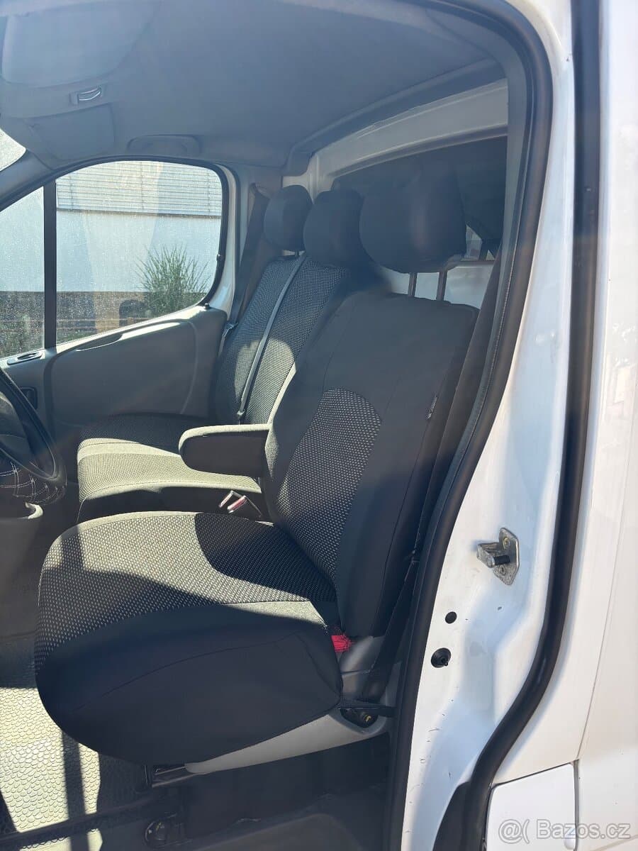 2005 Renault TRAFIC - 9