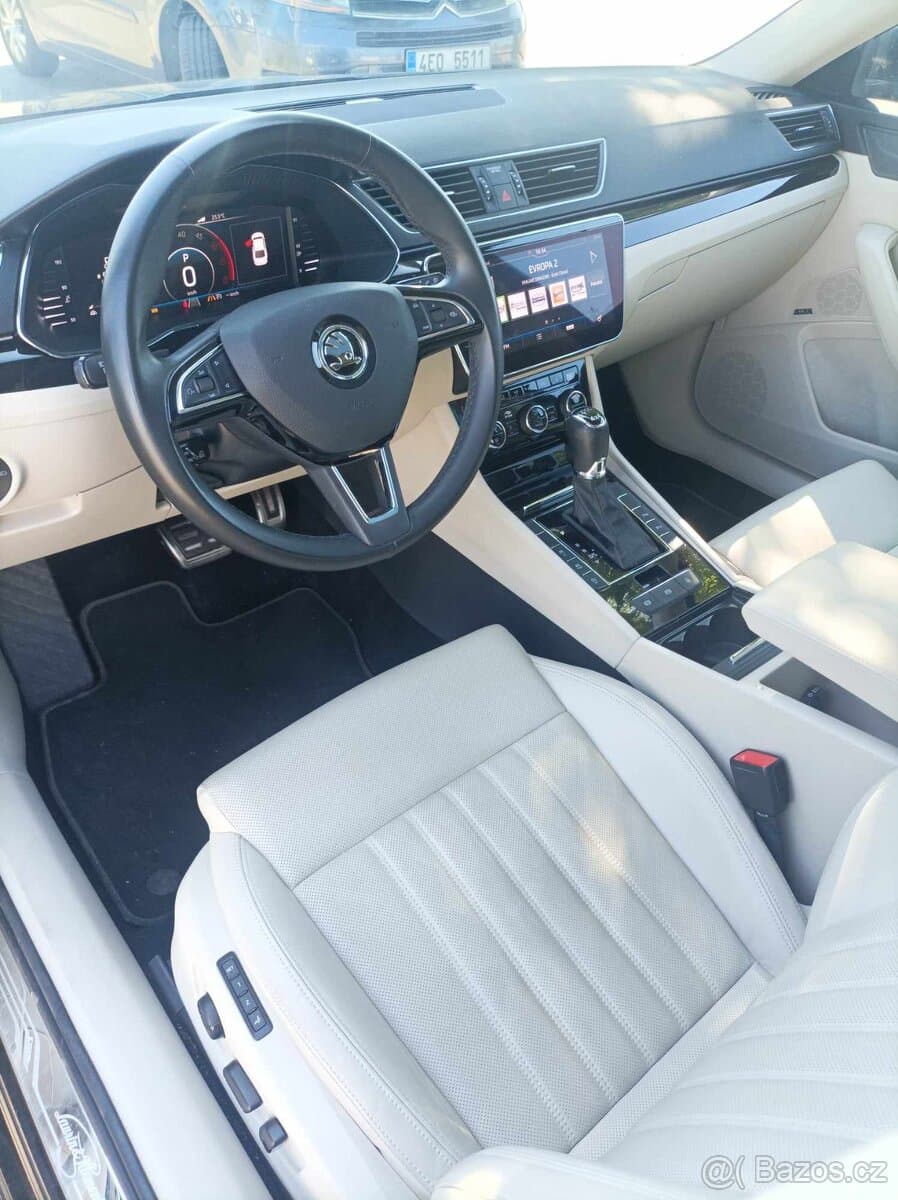 2019 Škoda SUPERB - 9
