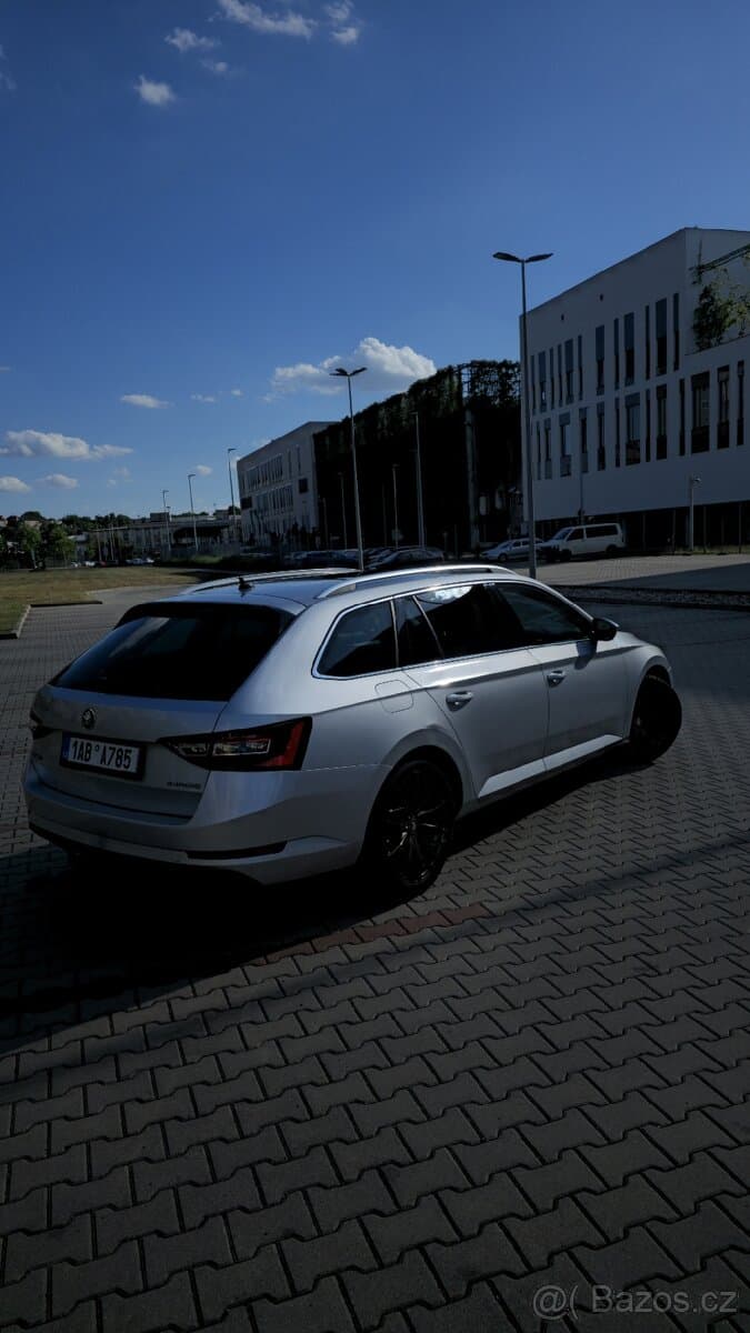 2018 Škoda SUPERB - 9
