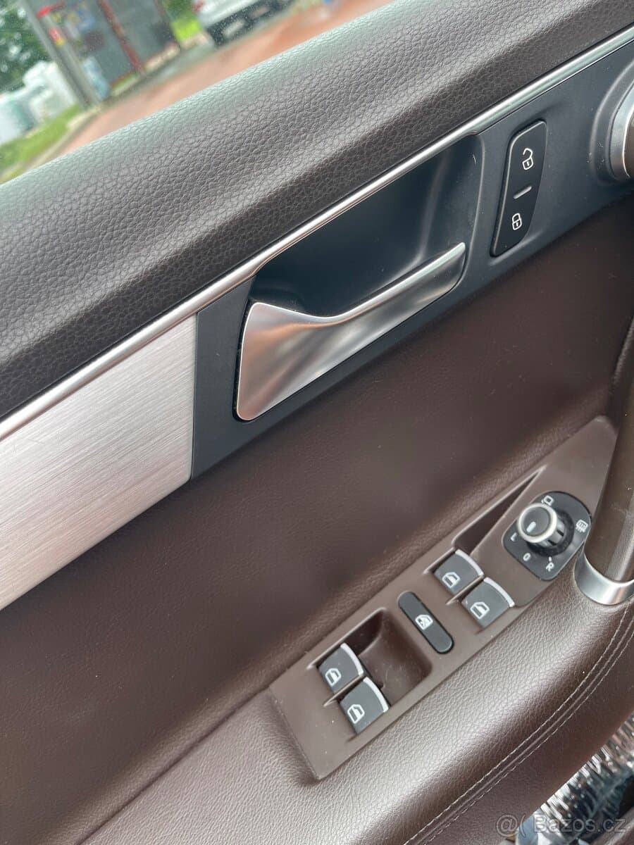 2012 Volkswagen PASSAT - 9