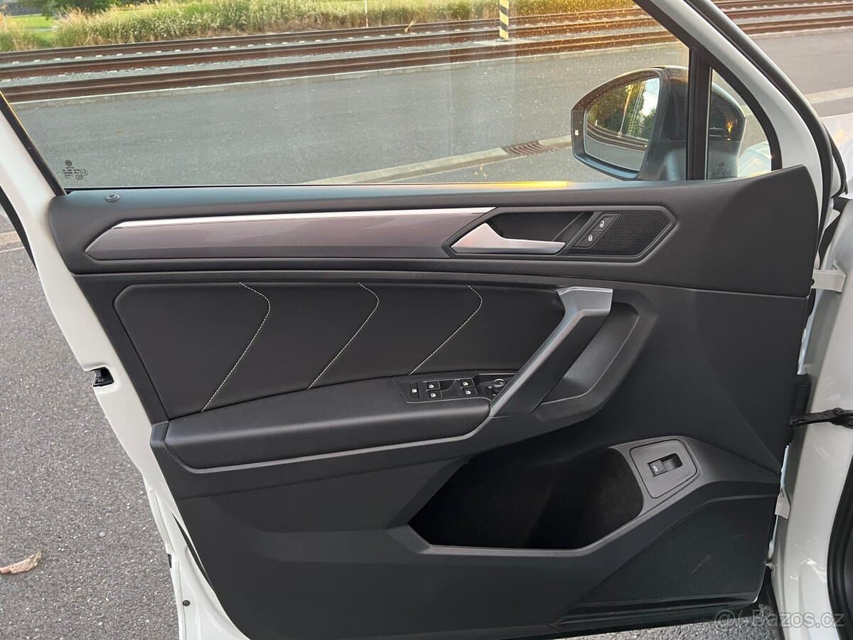 2021 Volkswagen TIGUAN - 9