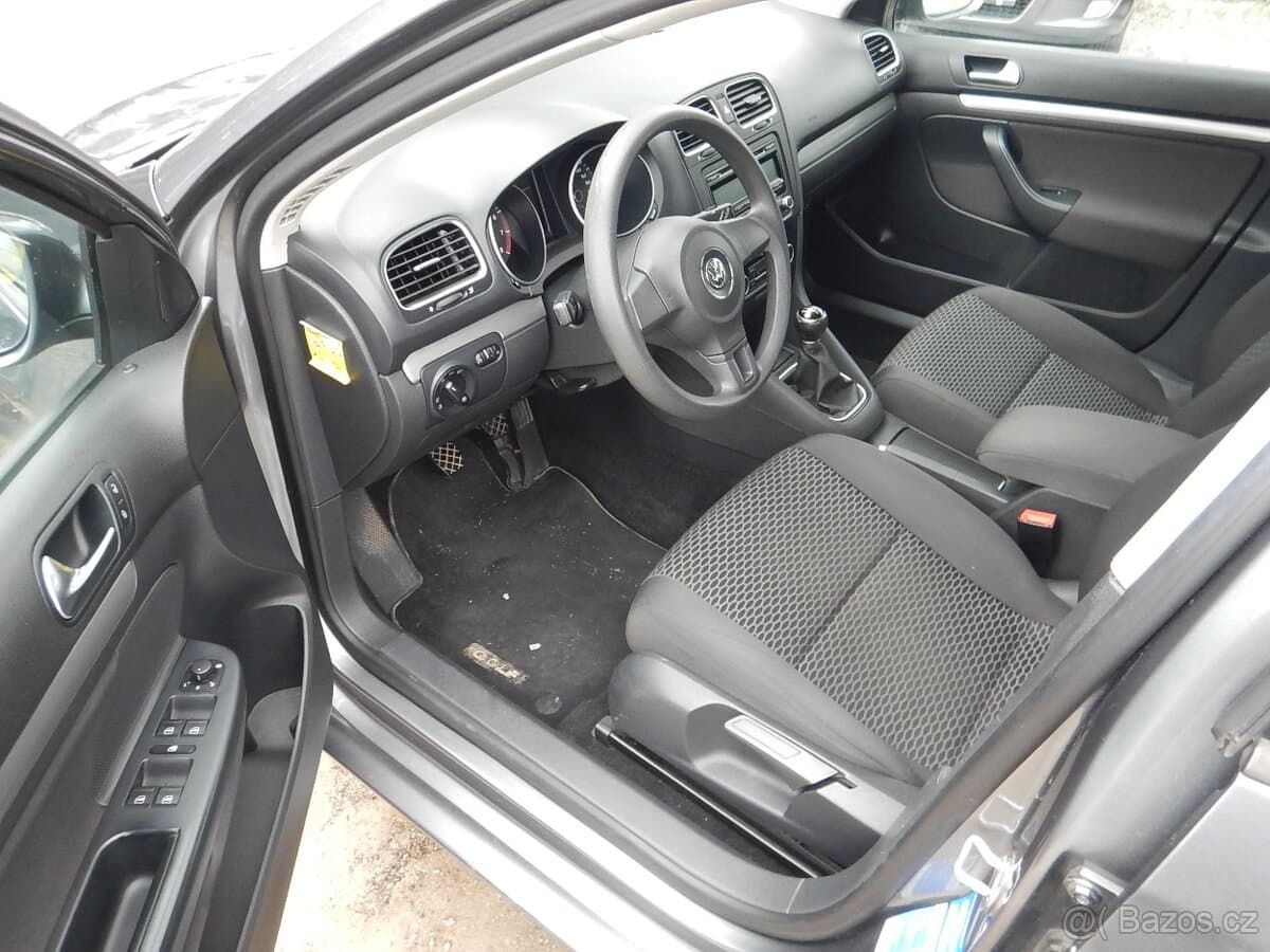 2011 Volkswagen GOLF - 9