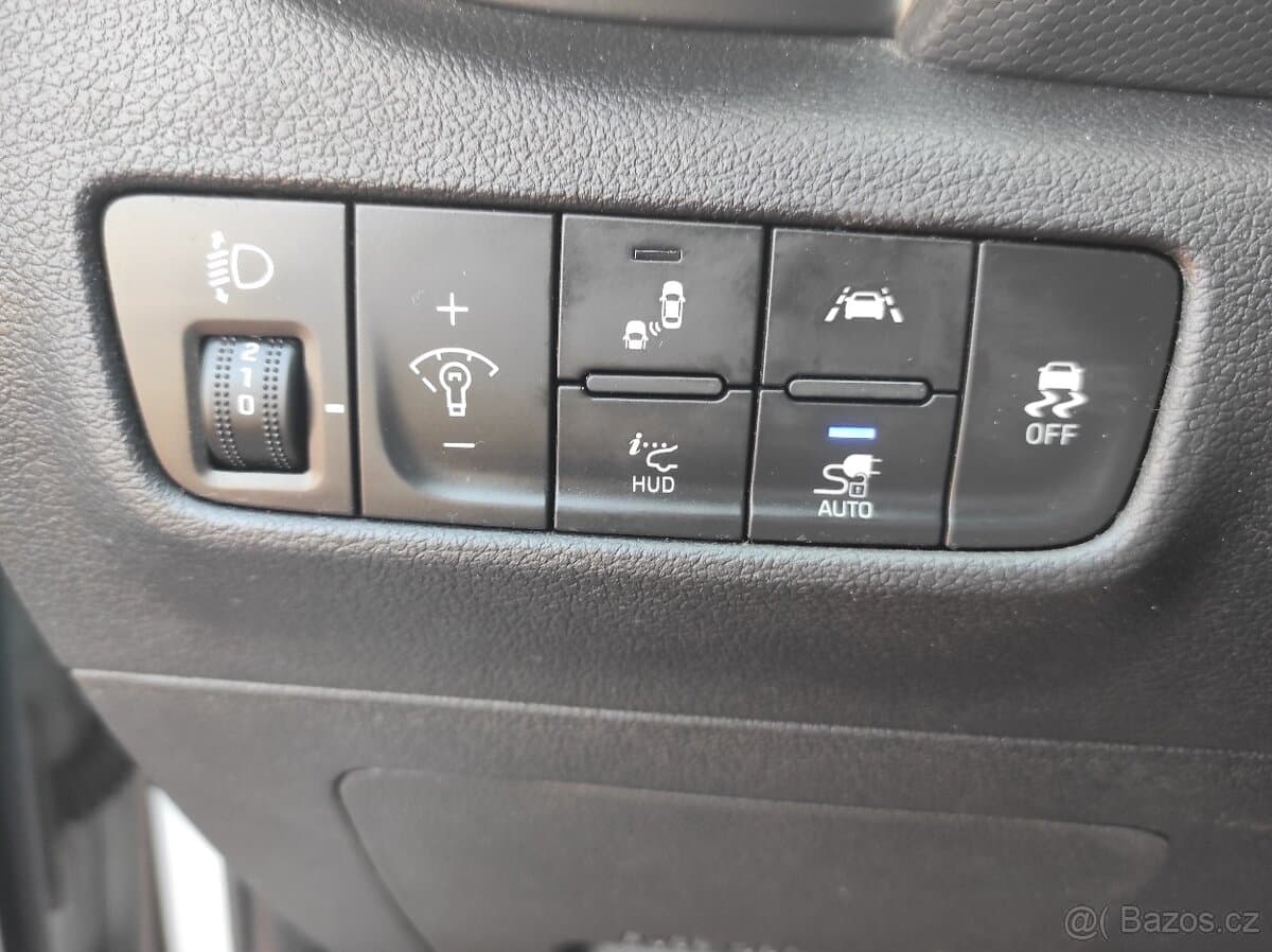2021 Hyundai KONA - 9