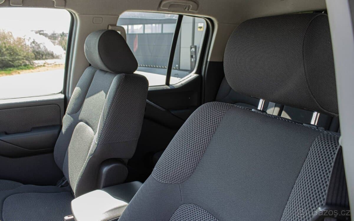 2007 Nissan NAVARA - 9