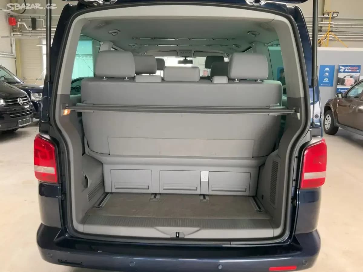 2010 Volkswagen MULTIVAN - 9