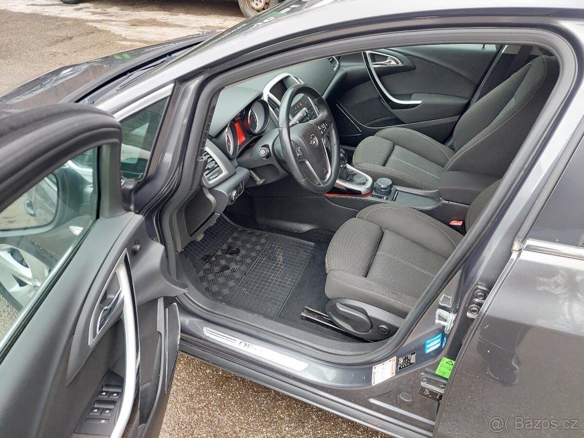 2011 Opel ASTRA - 9