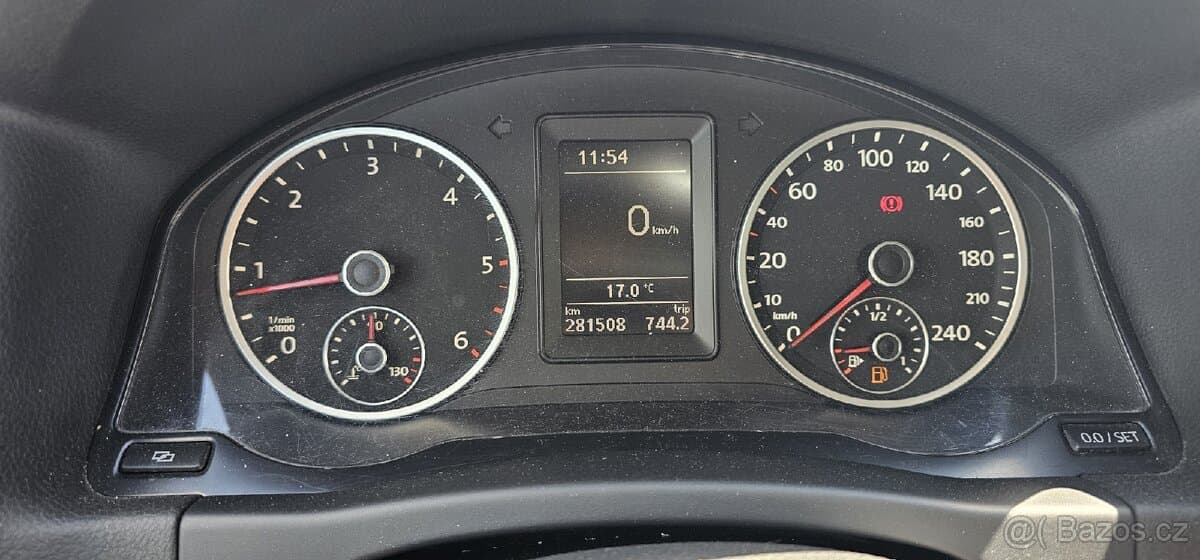 2011 Volkswagen TIGUAN - 9