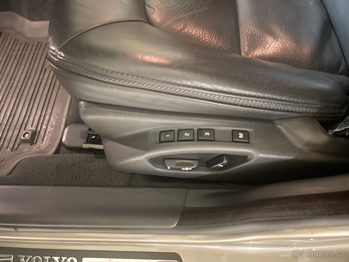 Volvo XC70 - 9