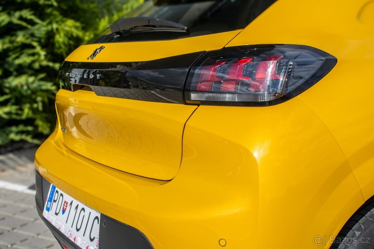 2021 Peugeot 208 - 9