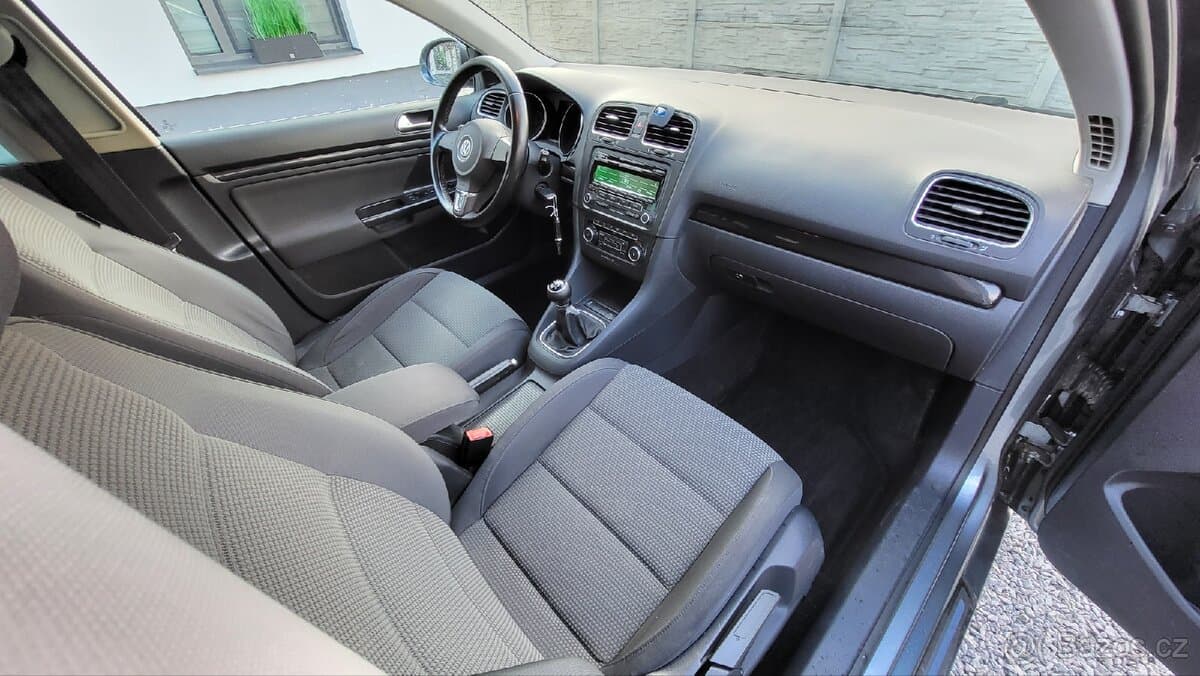 2011 Volkswagen GOLF - 9