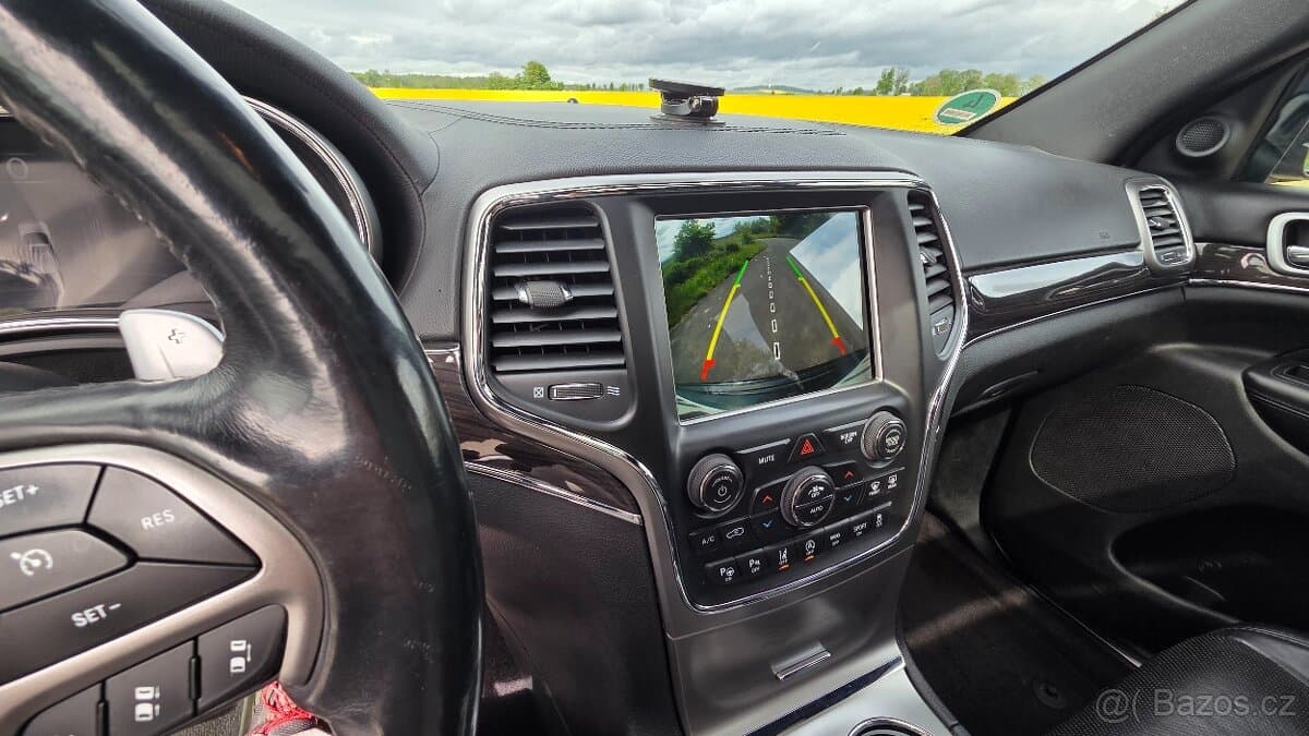 2018 Jeep CHEROKEE - 9