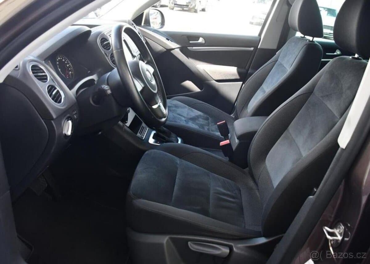 2012 Volkswagen TIGUAN - 9