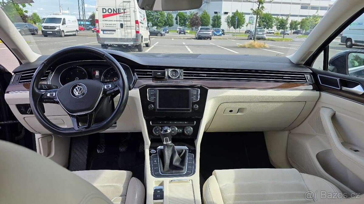 2016 Volkswagen PASSAT - 9