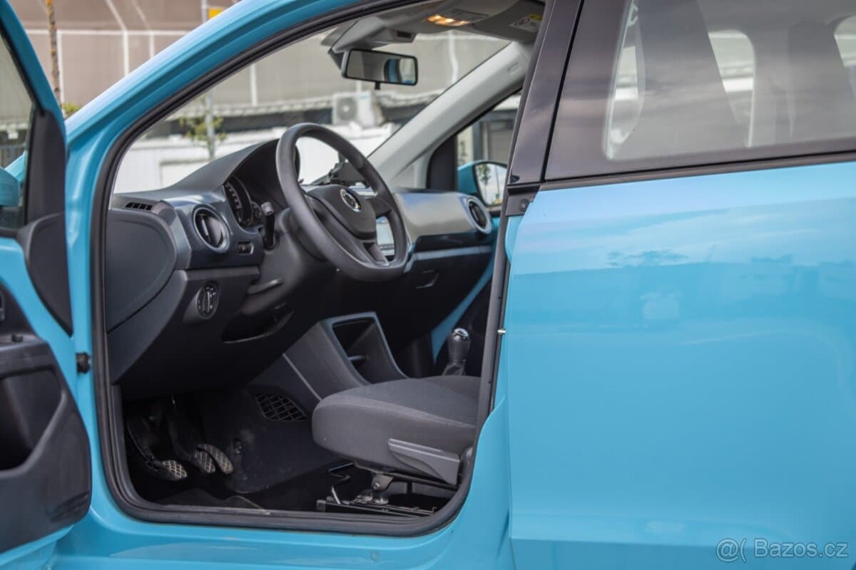 2020 Volkswagen UP! - 9