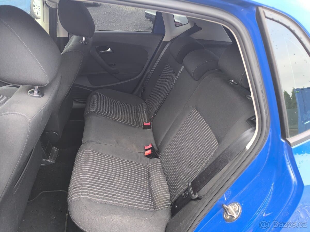 2011 Volkswagen POLO - 9
