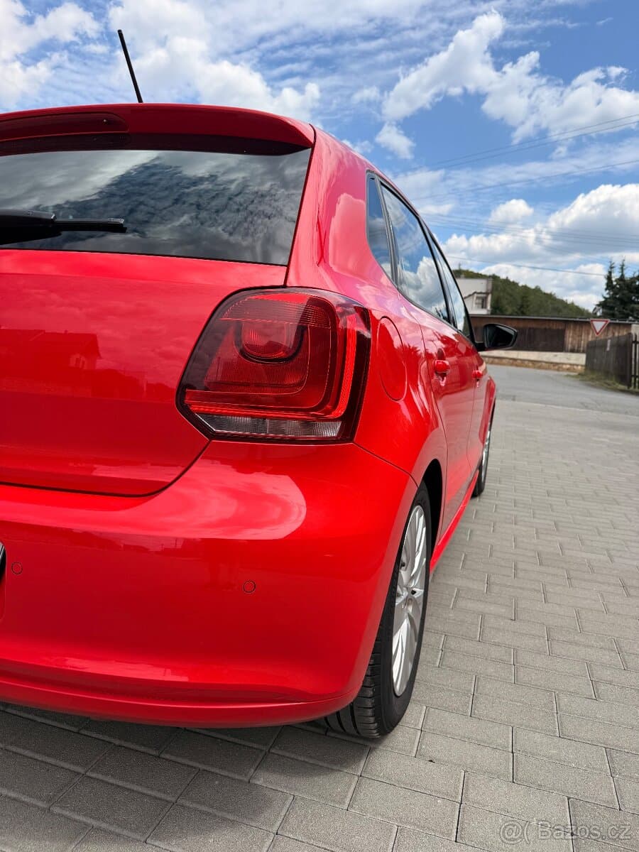 2012 Volkswagen POLO - 9