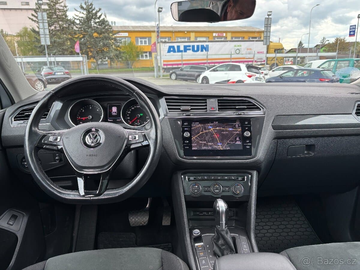 2018 Volkswagen TIGUAN - 9