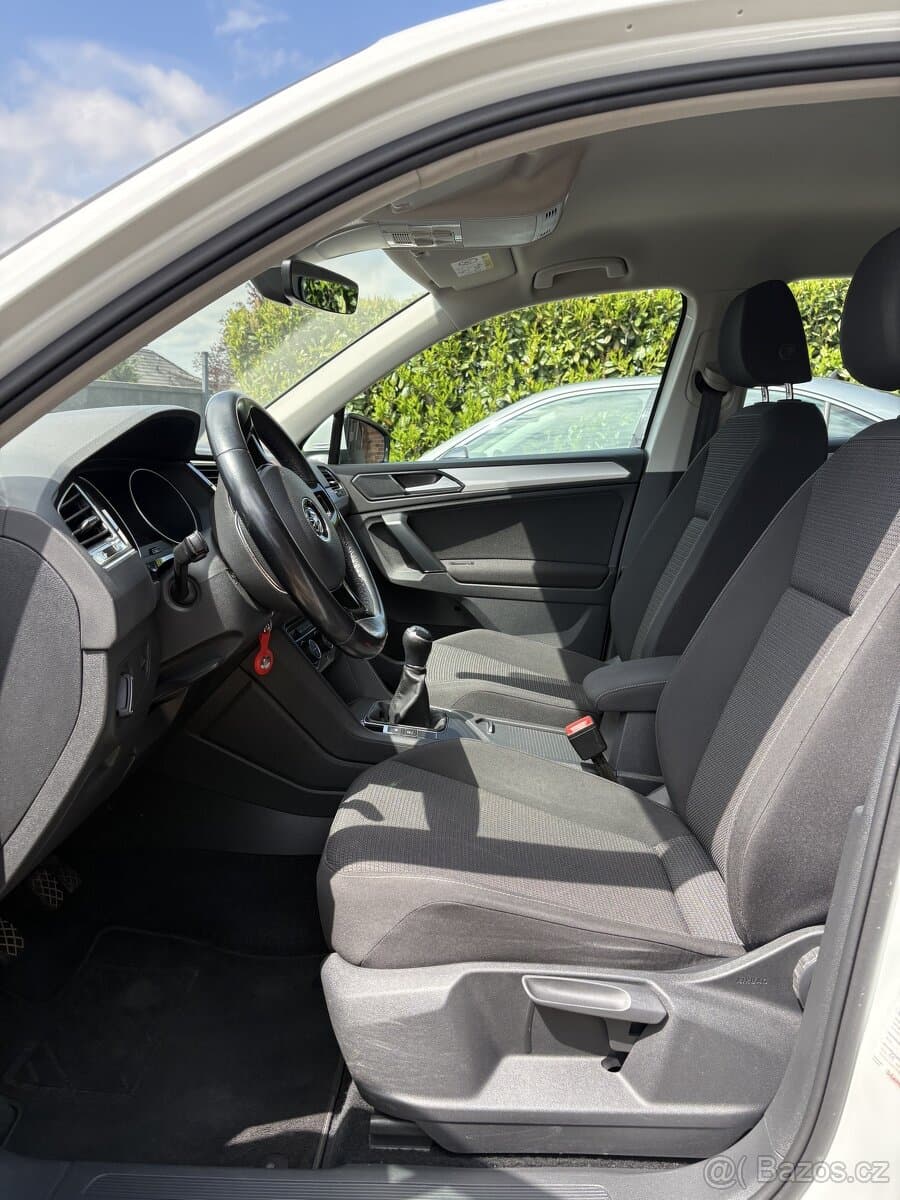 2017 Volkswagen TIGUAN - 9