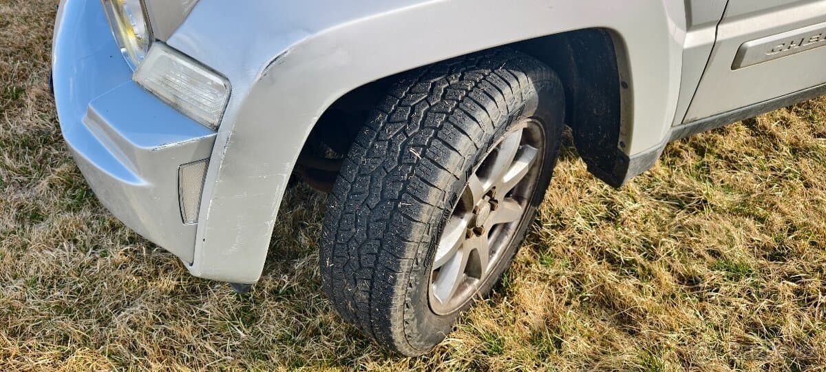 2008 Jeep CHEROKEE - 9