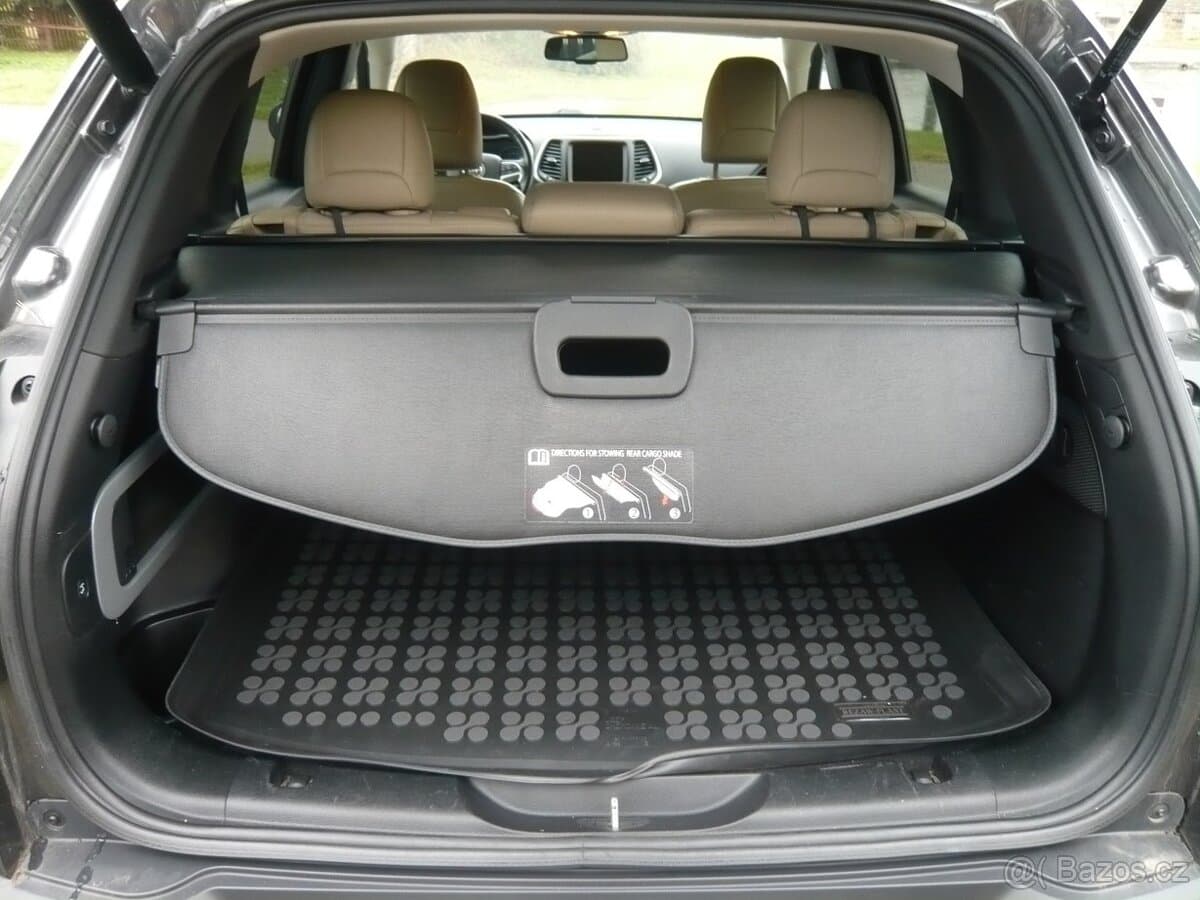 2015 Jeep CHEROKEE - 9