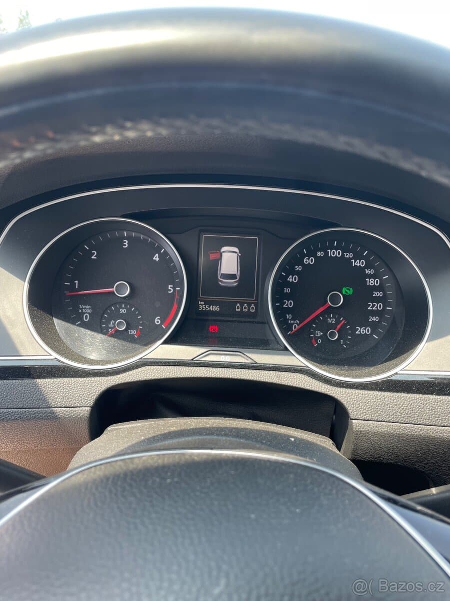 2016 Volkswagen PASSAT - 9