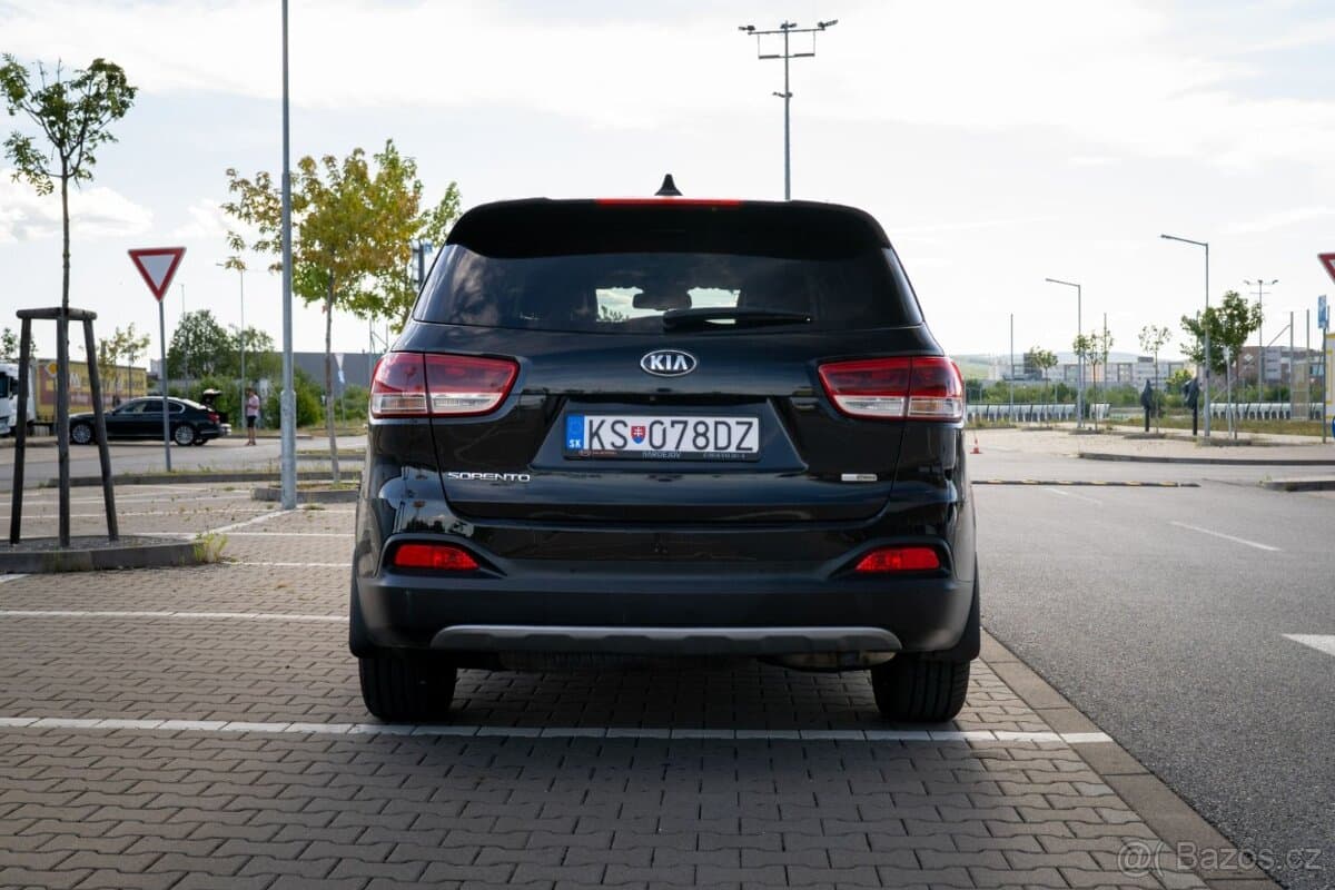 2016 Kia SORENTO - 9