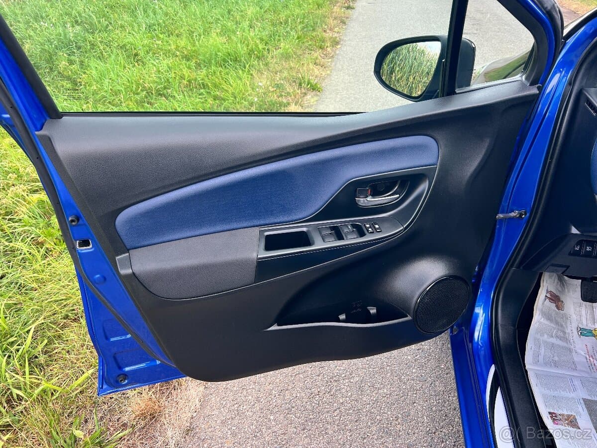 2017 Toyota YARIS - 9