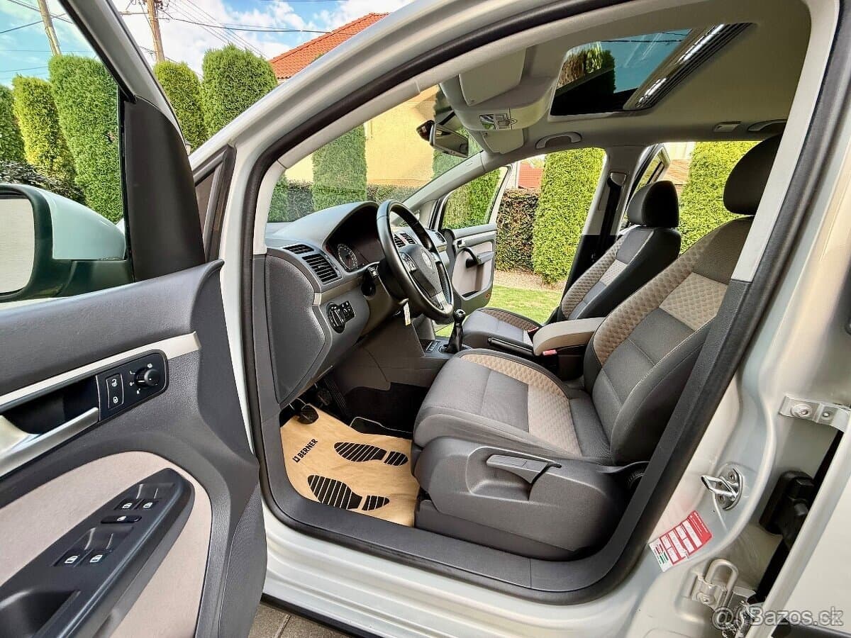 2010 Volkswagen TOURAN - 9