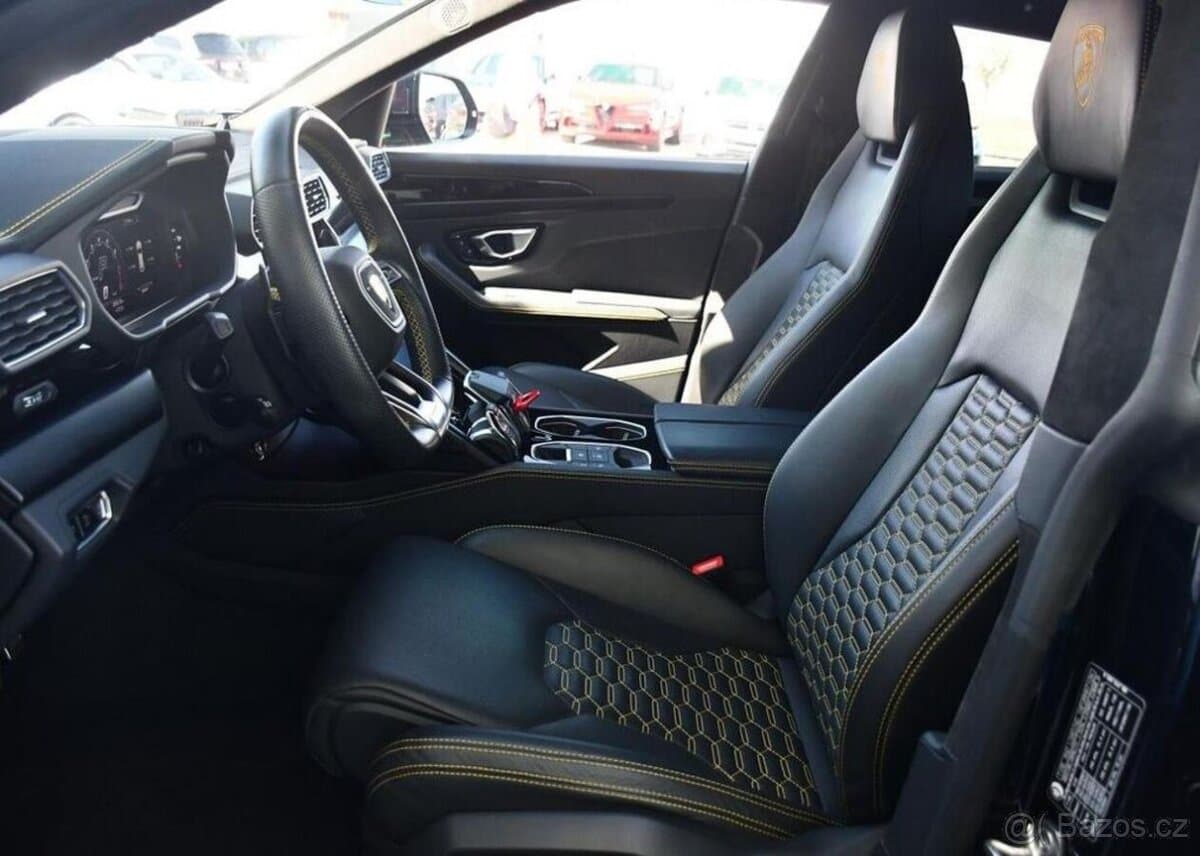 2022 Lamborghini URUS - 9
