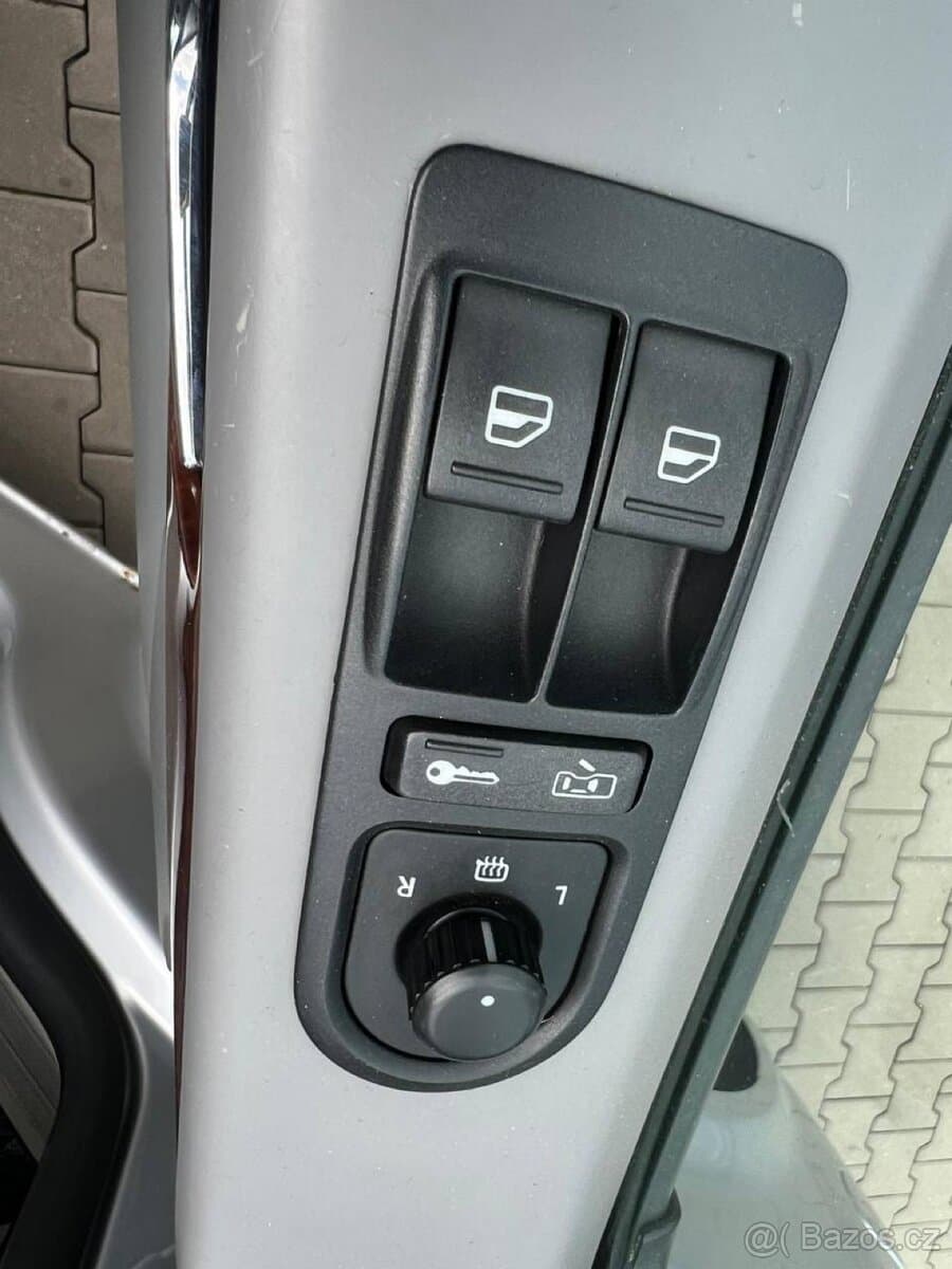 2010 Volkswagen MULTIVAN - 9