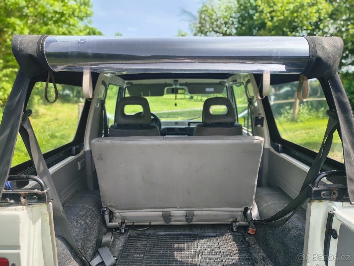 1988 Mitsubishi PAJERO - 9