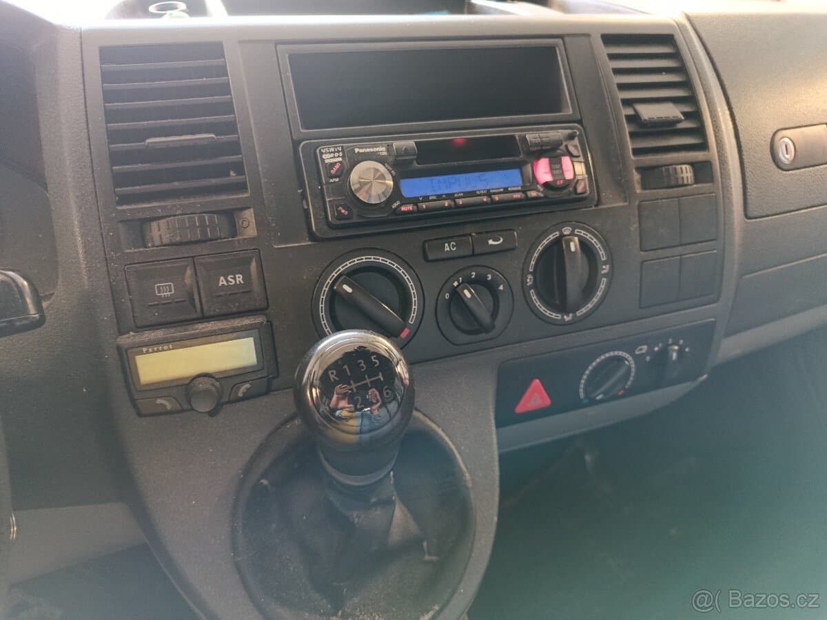 2005 Volkswagen TRANSPORTER - 9