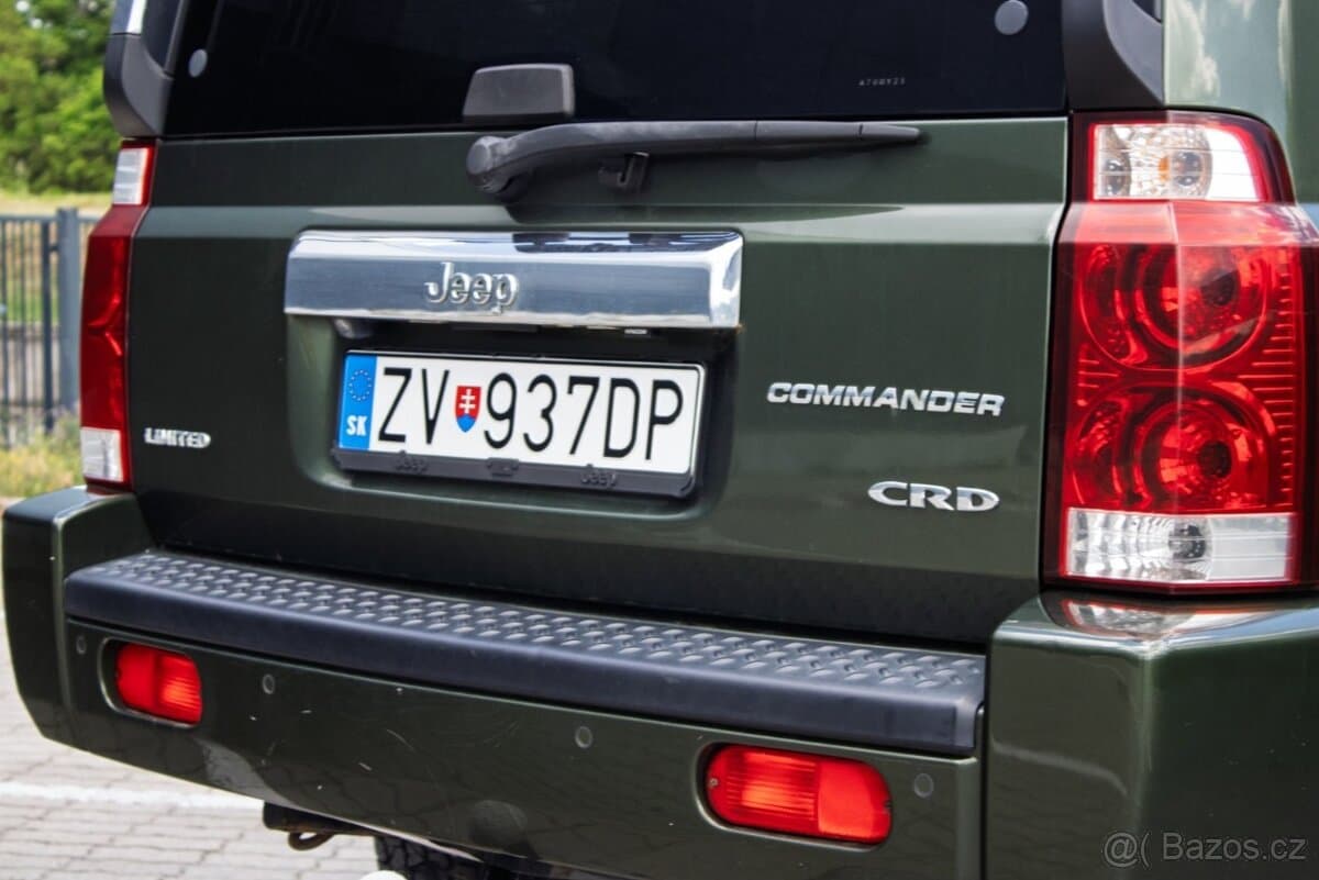 2009 Jeep COMMANDER - 9