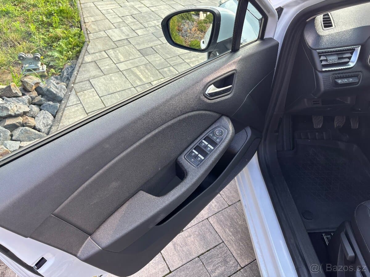 Renault CLIO - 9