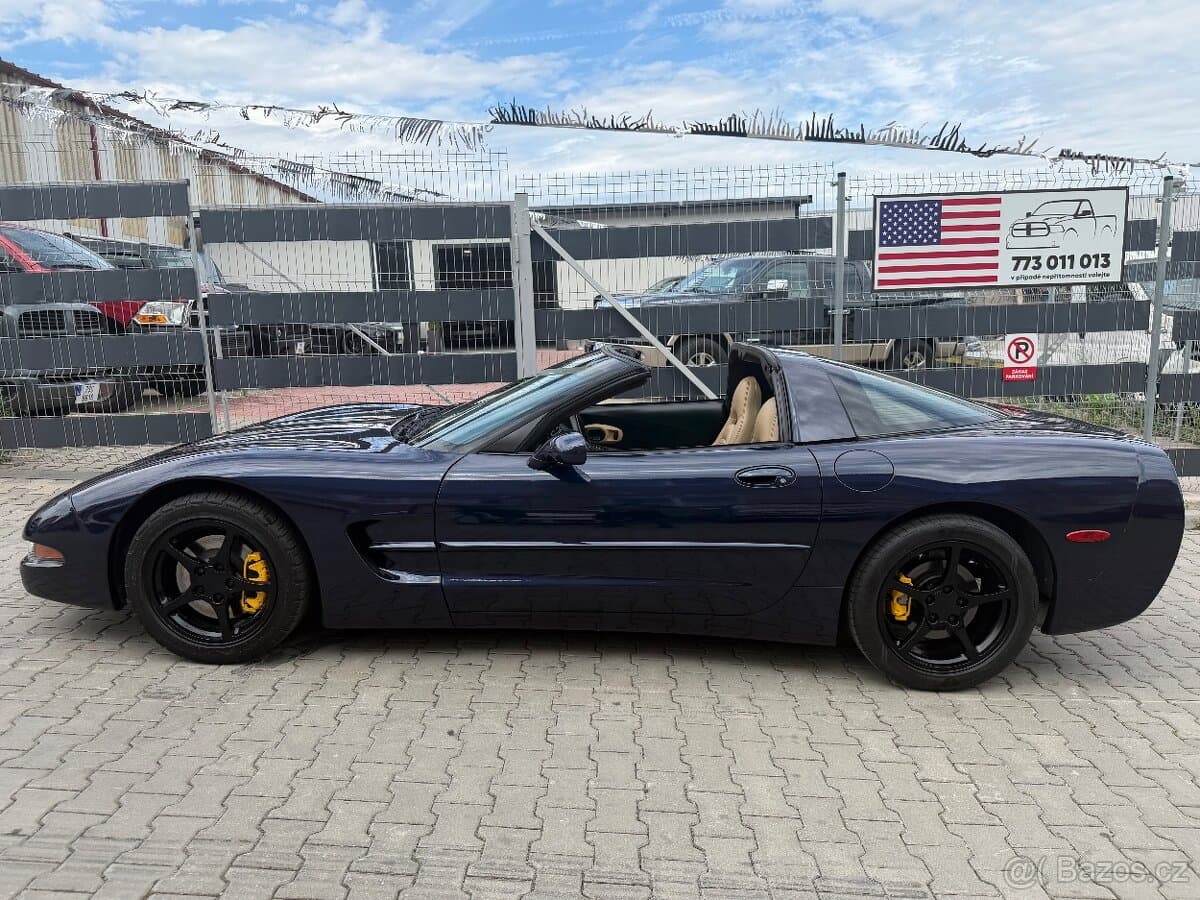 2001 Chevrolet CORVETTE - 9
