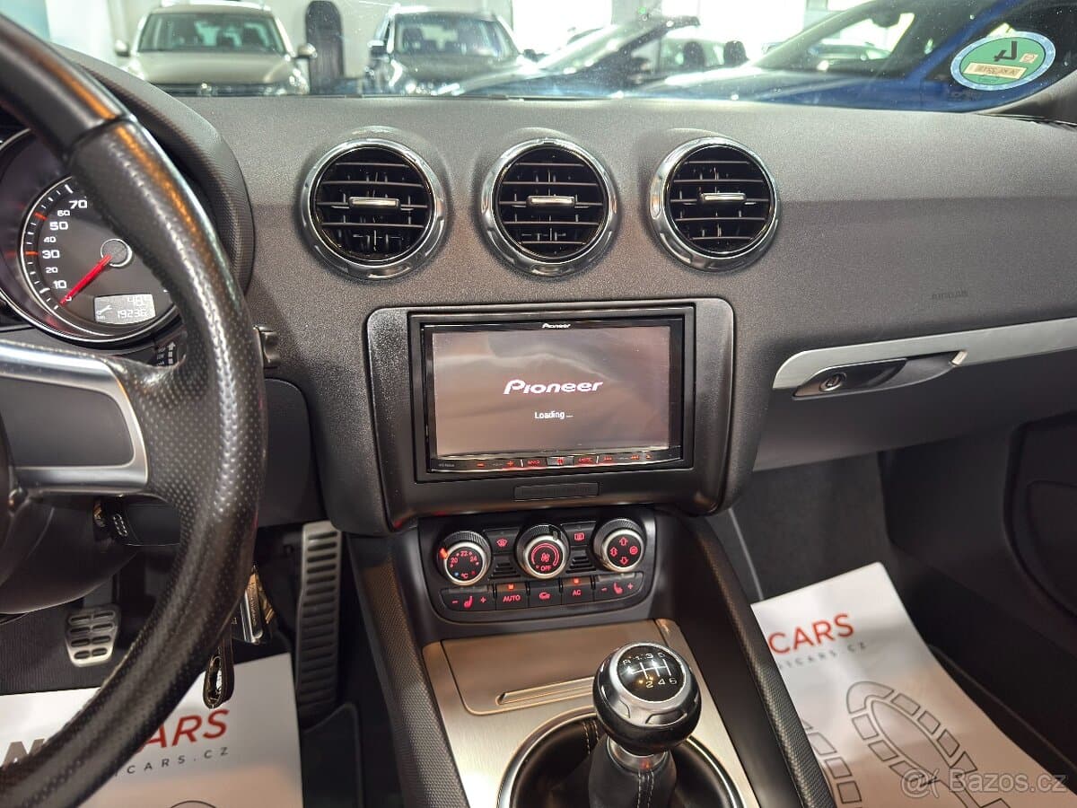 2010 Audi TT - 9